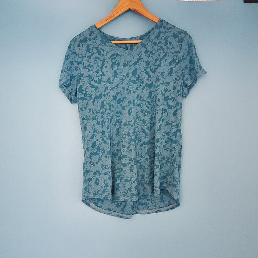 Tek Gear Tee Size Medium Turquoise V-Neck Short Sleeve